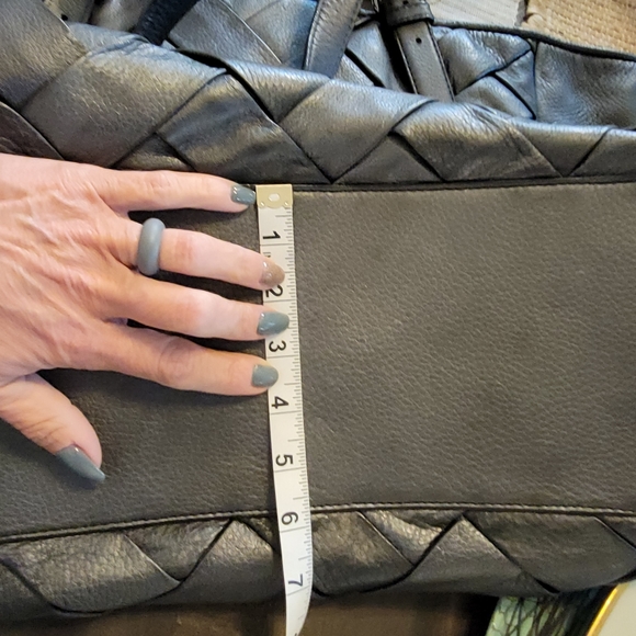 Cole Haan Beautiful gray Large purse - Picture 9 of 13